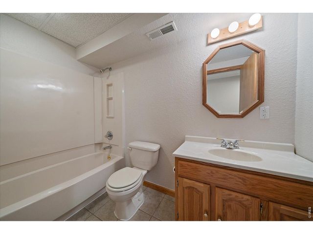 2428 Maplewood Cir W, Longmont, CO 80503