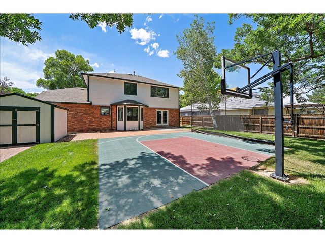 2428 Maplewood Cir W, Longmont, CO 80503