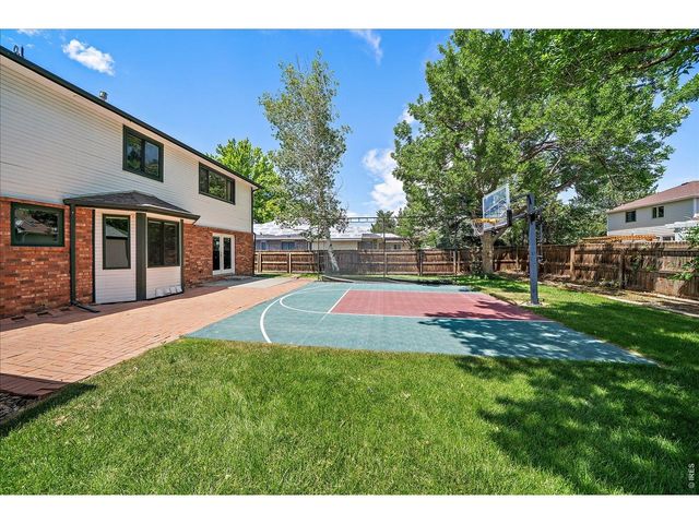 2428 Maplewood Cir W, Longmont, CO 80503