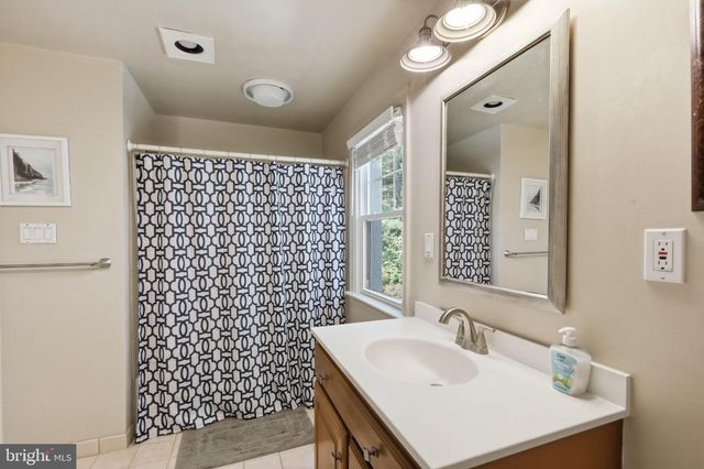 983 BROCKIE LN, York, PA 17403