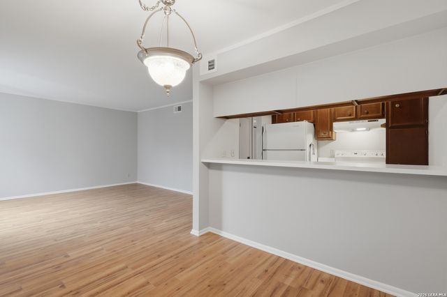 8702 Village Dr Apt 123, San Antonio, TX 78217