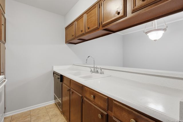 8702 Village Dr Apt 123, San Antonio, TX 78217