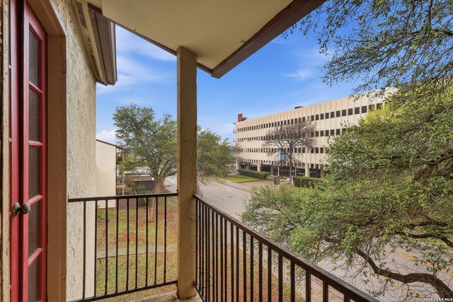 8702 Village Dr Apt 123, San Antonio, TX 78217