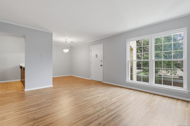 8702 Village Dr Apt 123, San Antonio, TX 78217