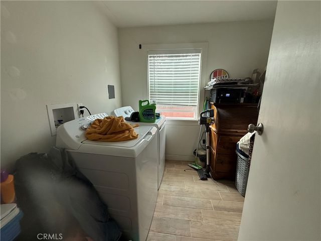 1555 McDonald Avenue, Wilmington, CA 90744