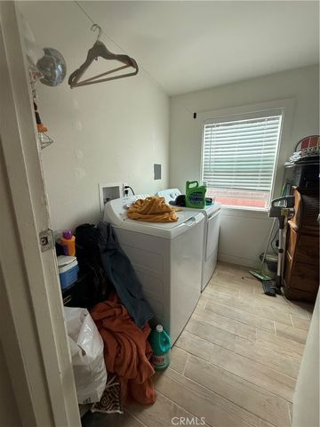 1555 McDonald Avenue, Wilmington, CA 90744