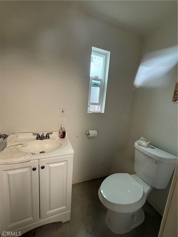 1555 McDonald Avenue, Wilmington, CA 90744