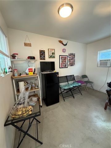 1555 McDonald Avenue, Wilmington, CA 90744