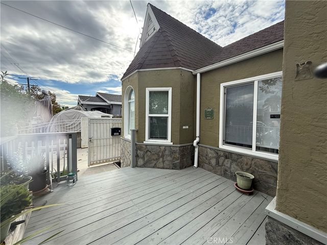 1555 McDonald Avenue, Wilmington, CA 90744