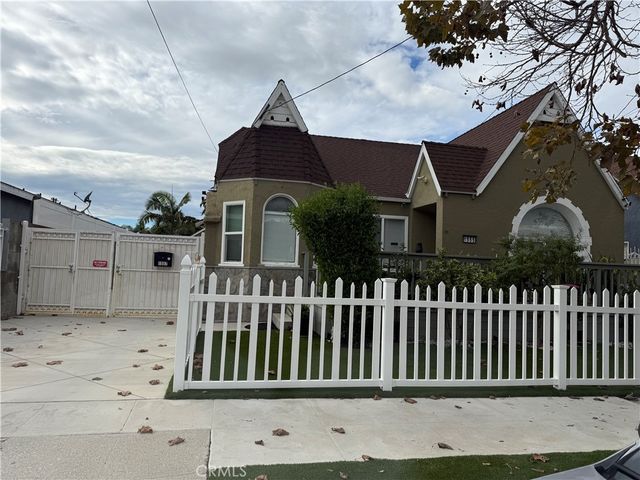 1555 McDonald Avenue, Wilmington, CA 90744