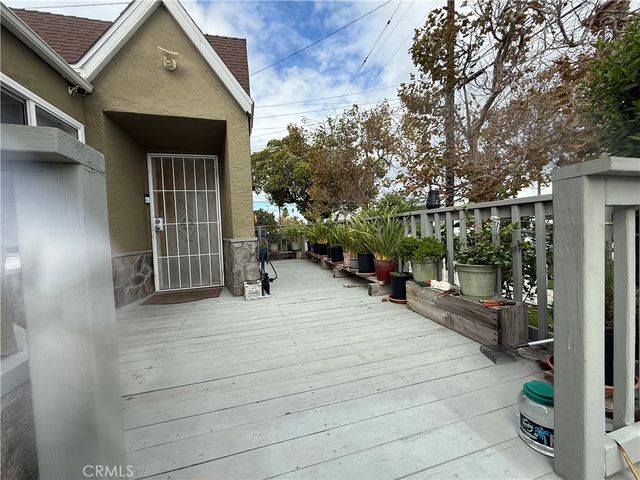 1555 McDonald Avenue, Wilmington, CA 90744
