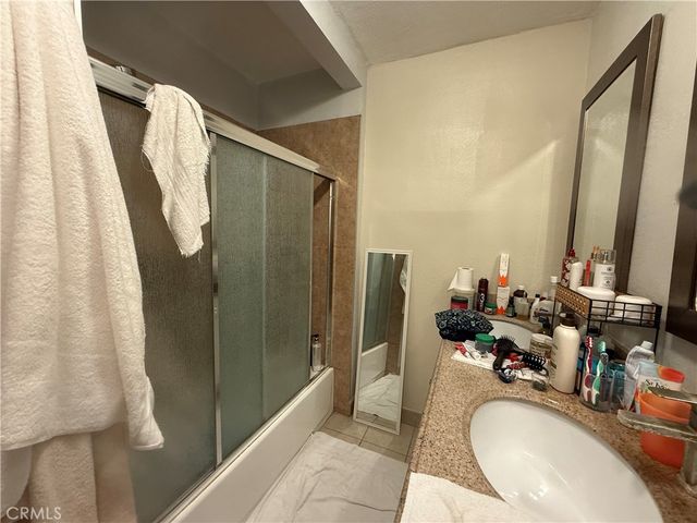 1555 McDonald Avenue, Wilmington, CA 90744