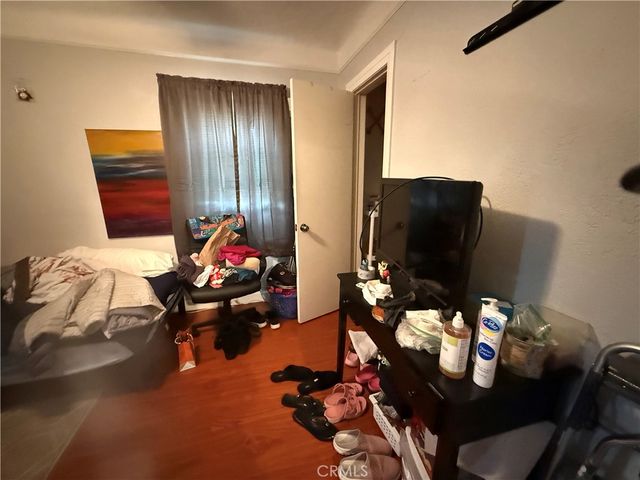 1555 McDonald Avenue, Wilmington, CA 90744