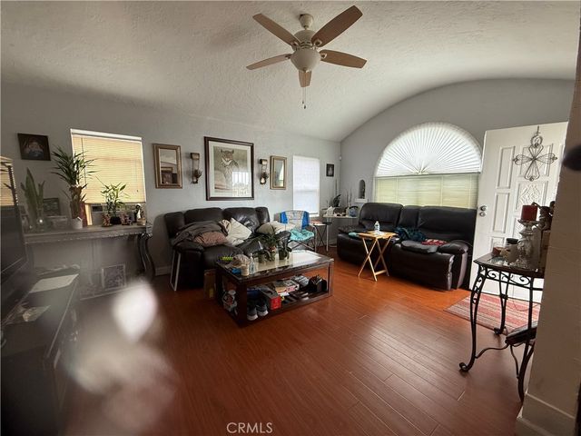 1555 McDonald Avenue, Wilmington, CA 90744