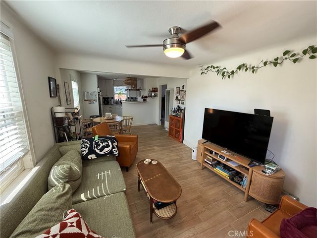 1555 McDonald Avenue, Wilmington, CA 90744