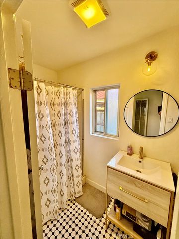 1555 McDonald Avenue, Wilmington, CA 90744