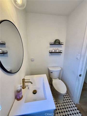 1555 McDonald Avenue, Wilmington, CA 90744