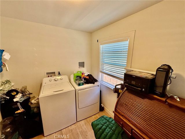 1555 McDonald Avenue, Wilmington, CA 90744