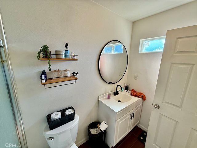 1555 McDonald Avenue, Wilmington, CA 90744