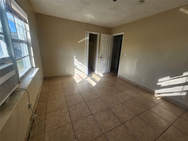 1133 W 28th St, West Palm Beach, FL 33404