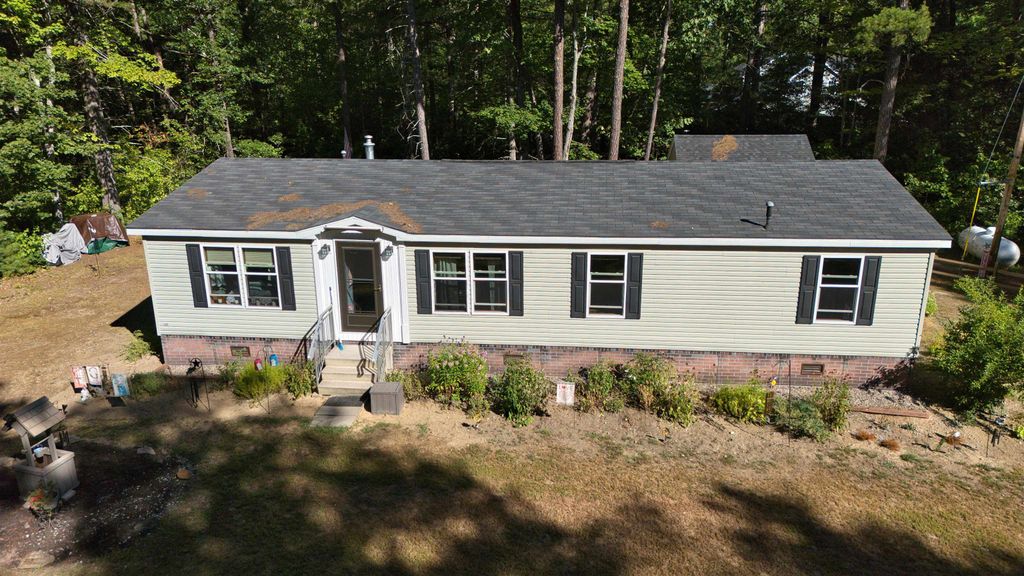 33 Blueberry Road, Ossipee, NH 03814