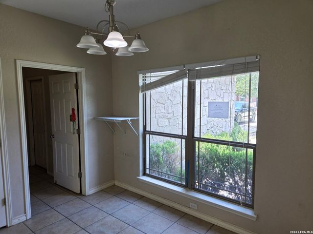 106 Crestway, Floresville, TX 78114