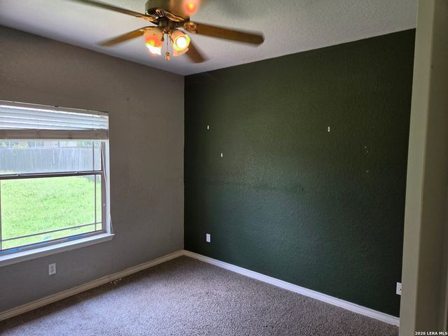 106 Crestway, Floresville, TX 78114
