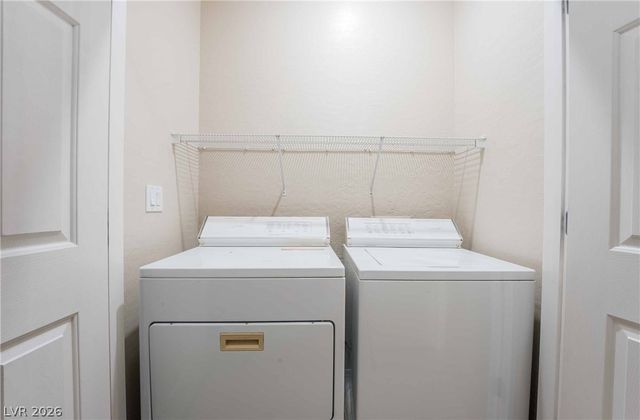 2563 Evening Twilight Avenue, Henderson, NV 89044