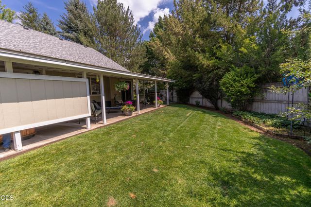 20705 Wishing Well Court, Bend, OR 97701