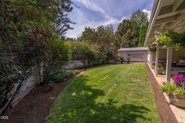 20705 Wishing Well Court, Bend, OR 97701