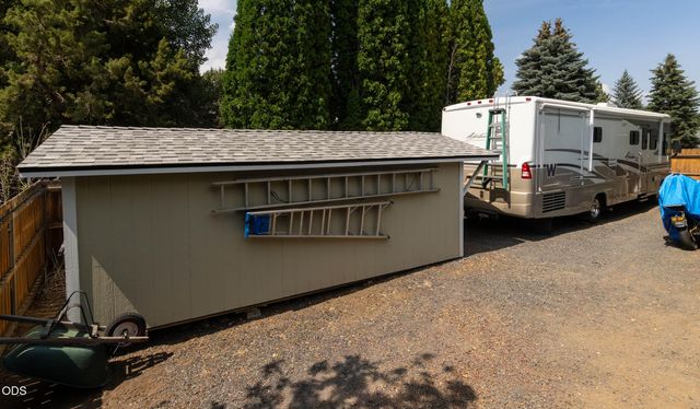 20705 Wishing Well Court, Bend, OR 97701