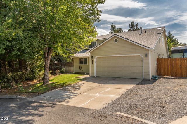 20705 Wishing Well Court, Bend, OR 97701