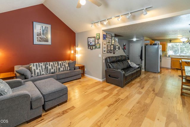 20705 Wishing Well Court, Bend, OR 97701