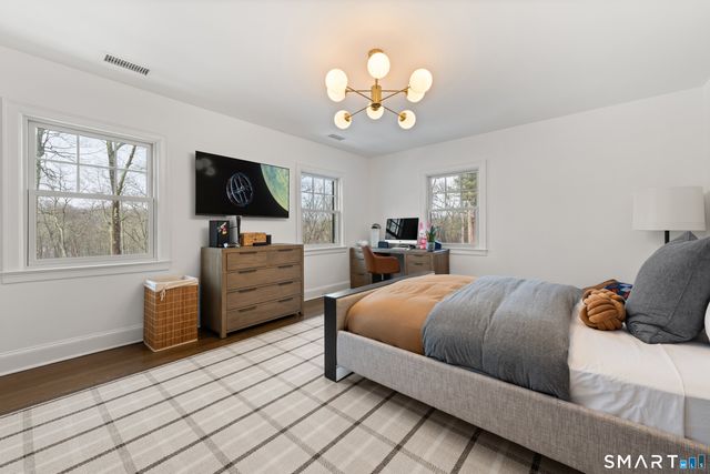 530 Round Hill Road, Greenwich, CT 06831