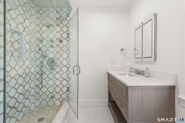 530 Round Hill Road, Greenwich, CT 06831