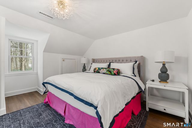 530 Round Hill Road, Greenwich, CT 06831