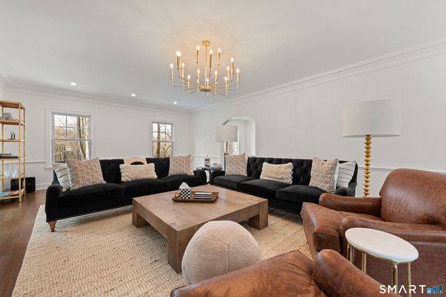 530 Round Hill Road, Greenwich, CT 06831