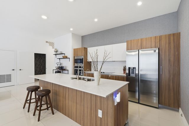 1241 NE 18th Avenue, Fort Lauderdale, FL 33304