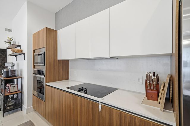 1241 NE 18th Avenue, Fort Lauderdale, FL 33304