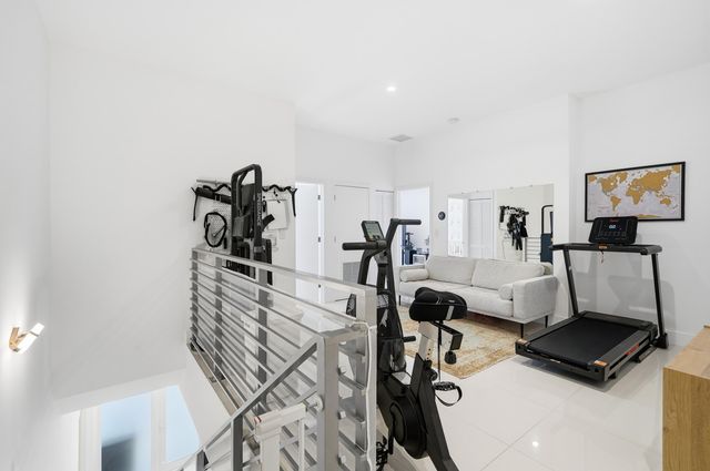 1241 NE 18th Avenue, Fort Lauderdale, FL 33304