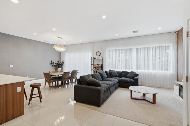 1241 NE 18th Avenue, Fort Lauderdale, FL 33304