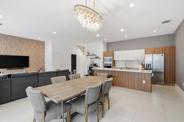 1241 NE 18th Avenue, Fort Lauderdale, FL 33304