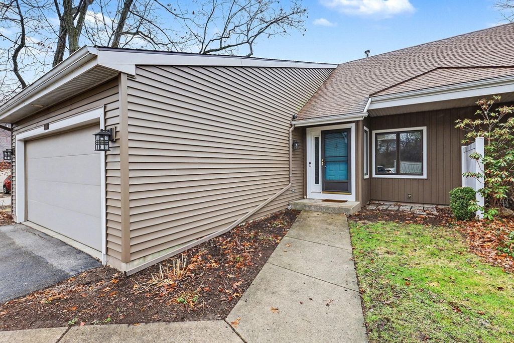 6615 Bella Vista Drive Ne, Cannon Twp, MI 49341