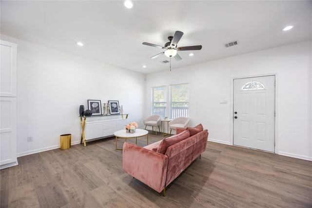 7950 Miley Street, Houston, TX 77028