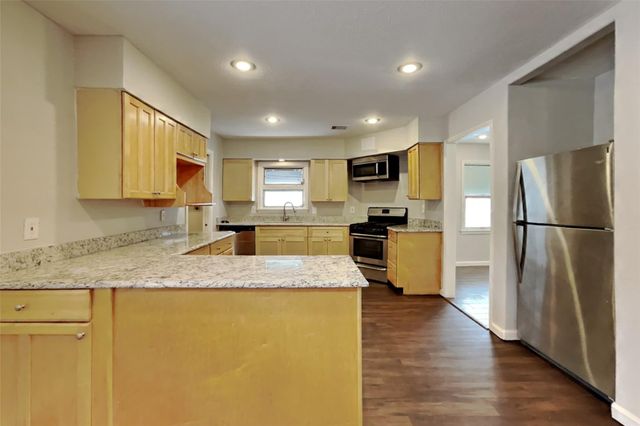 14318 Ella Lee Lane, Houston, TX 77077