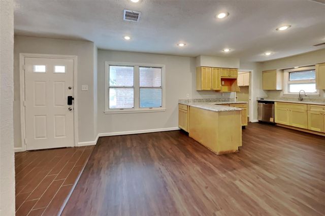 14318 Ella Lee Lane, Houston, TX 77077