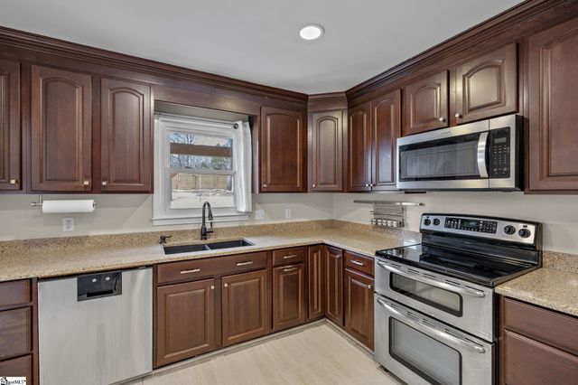 703 Hedgewood Terrace, Greer, SC 29650