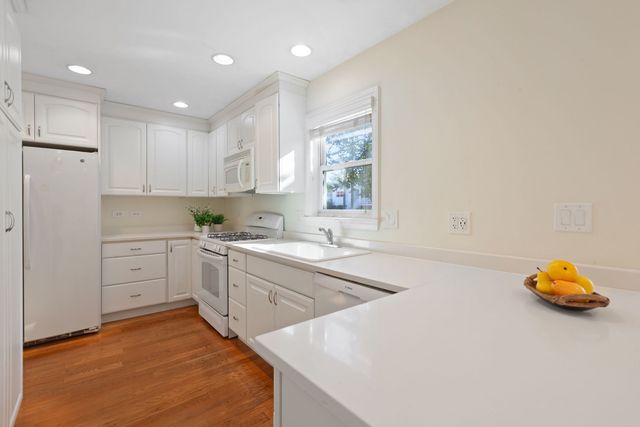 5333 Fairview Avenue, Downers Grove, IL 60515