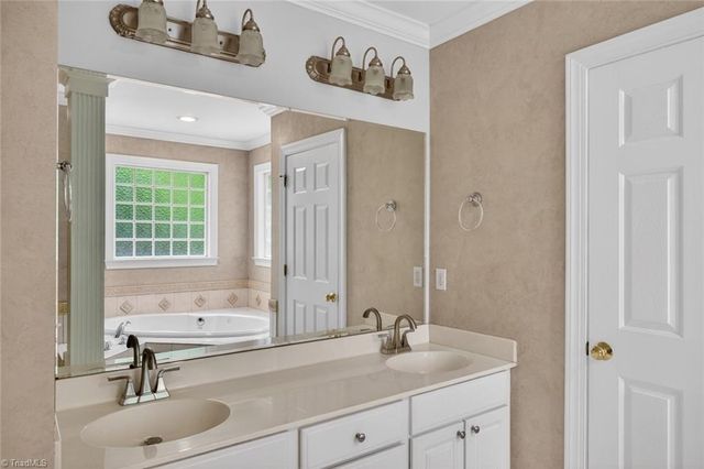 112 Smith Branch Court, Kernersville, NC 27284