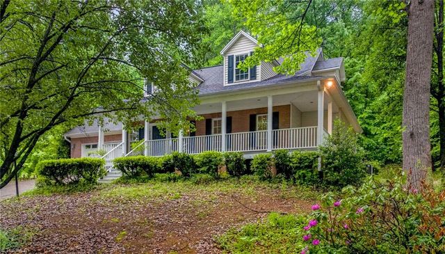112 Smith Branch Court, Kernersville, NC 27284